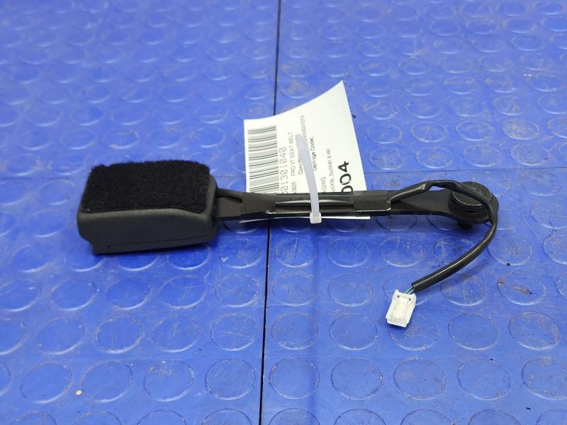2019 Nissan Titan Front Seat Belt