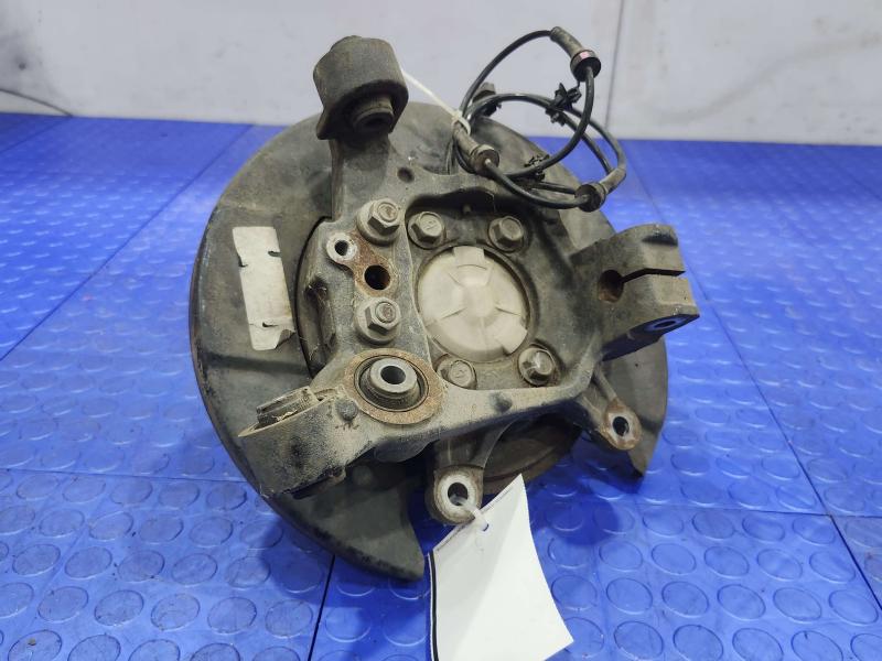 2013 Nissan Pathfinder Rear Knuckle/Stub Axle