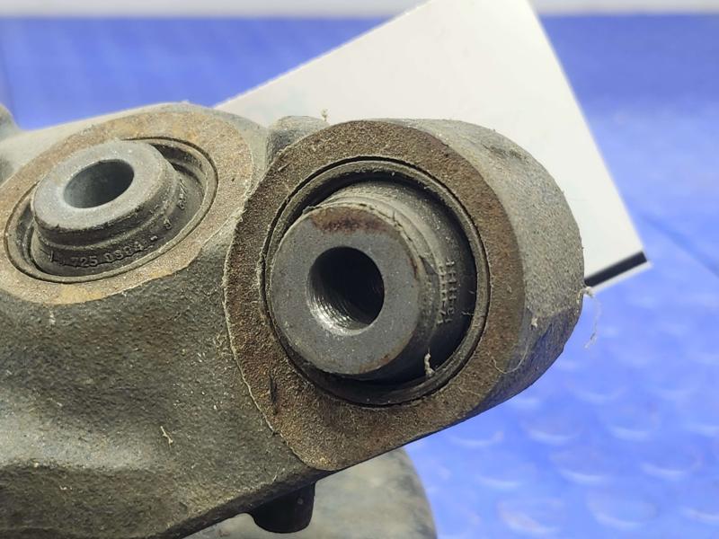2013 Nissan Pathfinder Rear Knuckle/Stub Axle