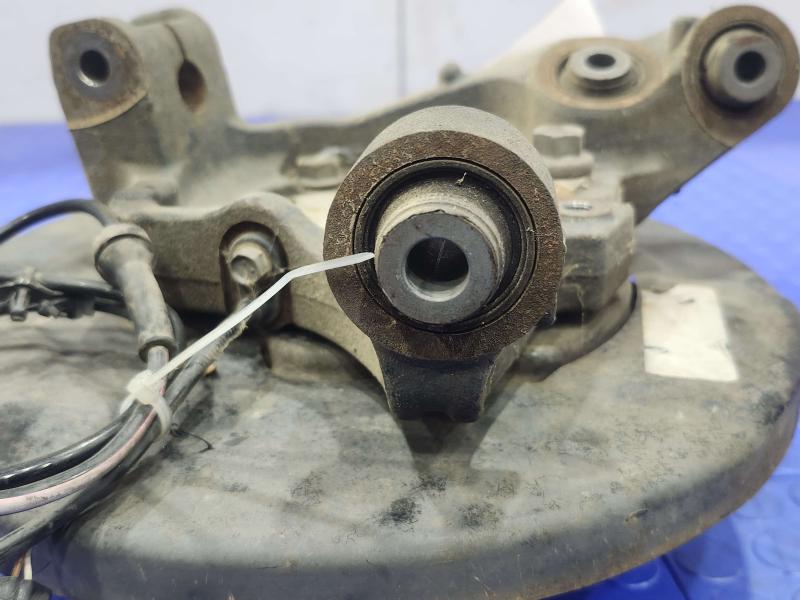 2013 Nissan Pathfinder Rear Knuckle/Stub Axle