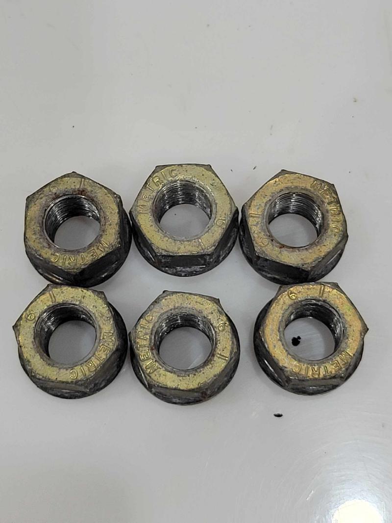 2001 GMC Sierra 1500 Lug Nuts