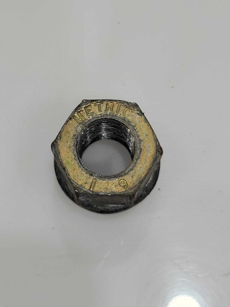 2001 GMC Sierra 1500 Lug Nuts