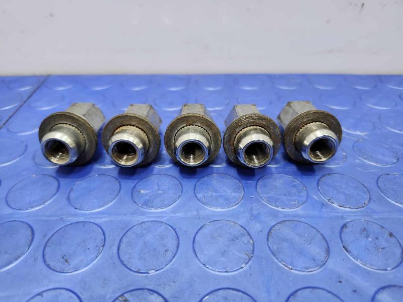 2008 Lexus RX400 Hybrid Lug Nuts