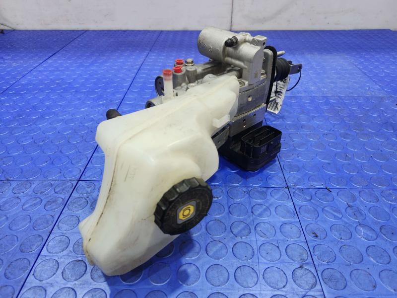 2016-2018 Toyota Prius Power Brake Booster Master Cylinder Assembly OEM 4707047090