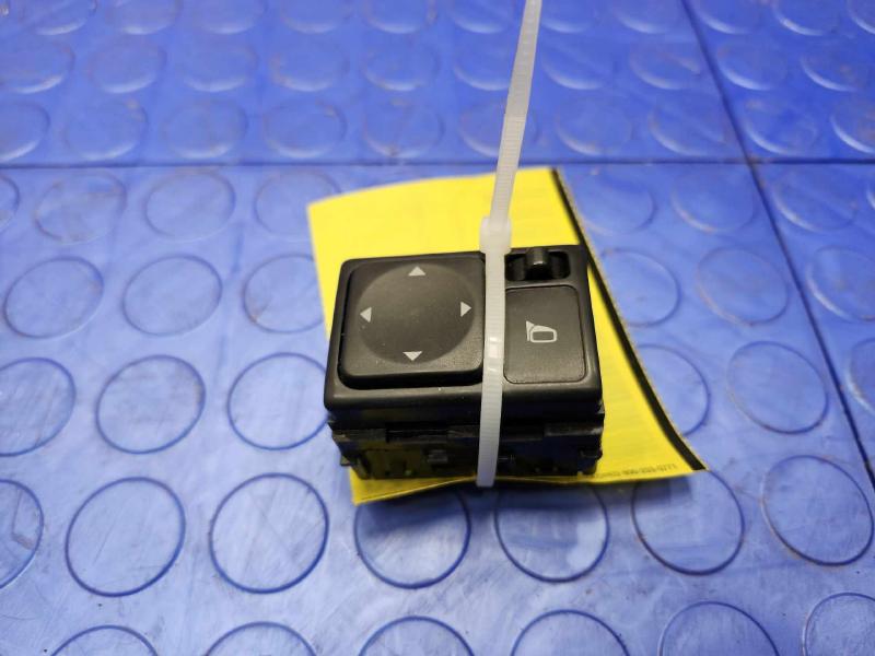 2011-2017 Nissan Juke Power Door Mirror Control Switch Genuine OEM 255703RA1A