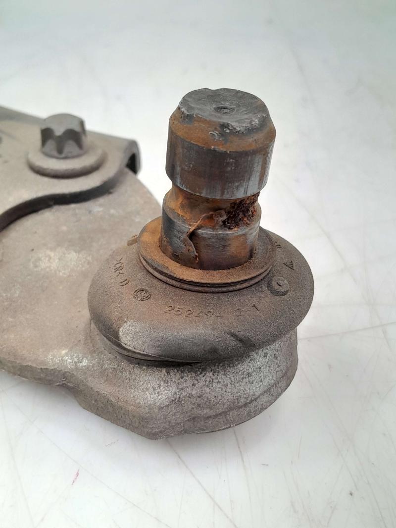 2017 Jeep Renegade Lower Control Arm Front