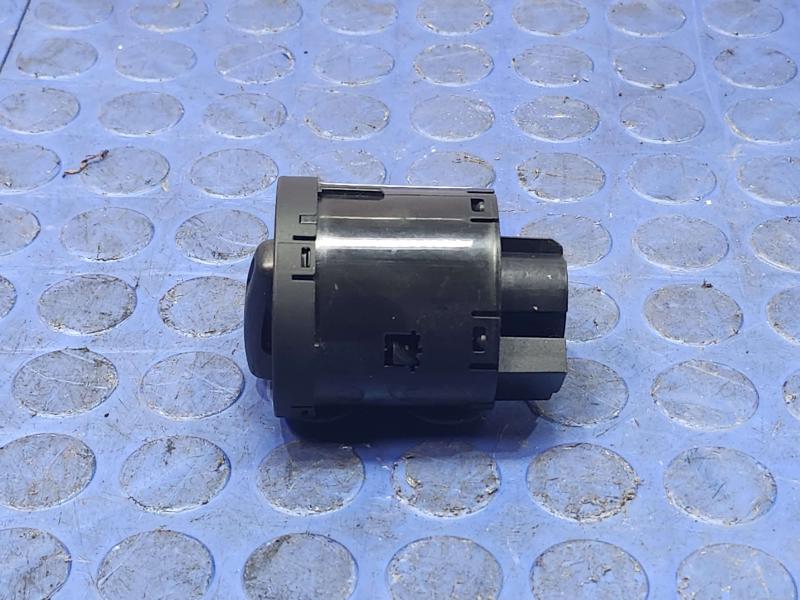 2014 Dodge Durango Headlight Switch (Dash Mtd)