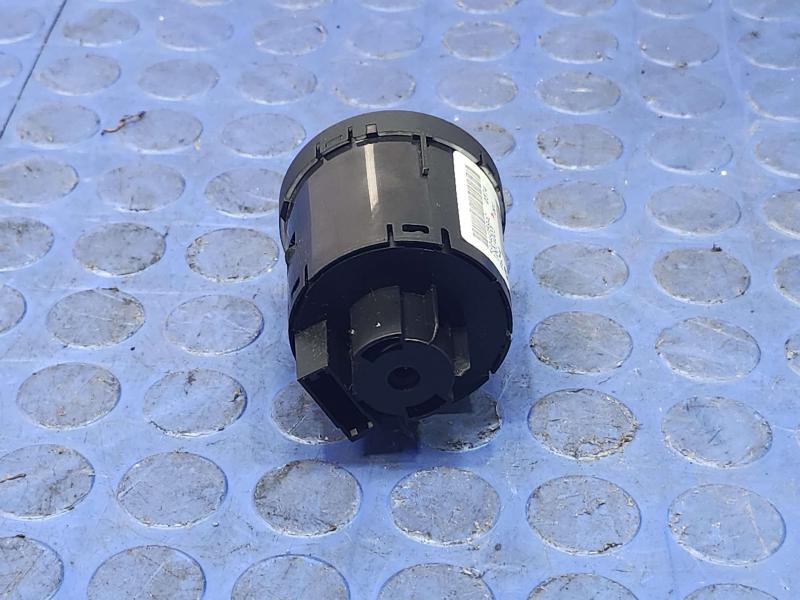 2014 Dodge Durango Headlight Switch (Dash Mtd)
