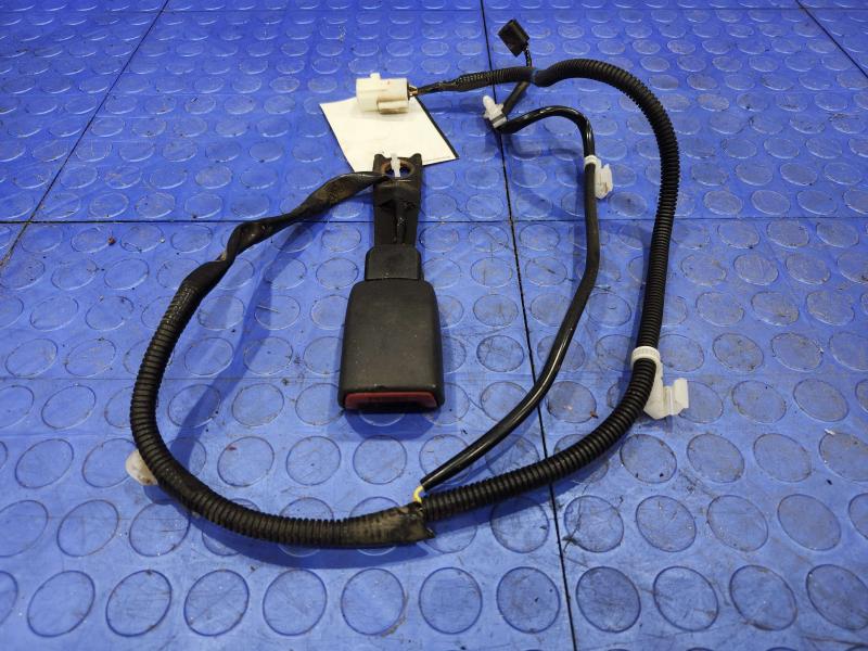 2011 Toyota Corolla Front Seat Belt