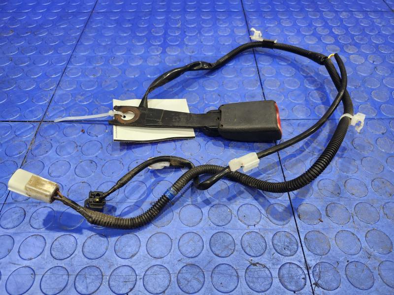 2011 Toyota Corolla Front Seat Belt