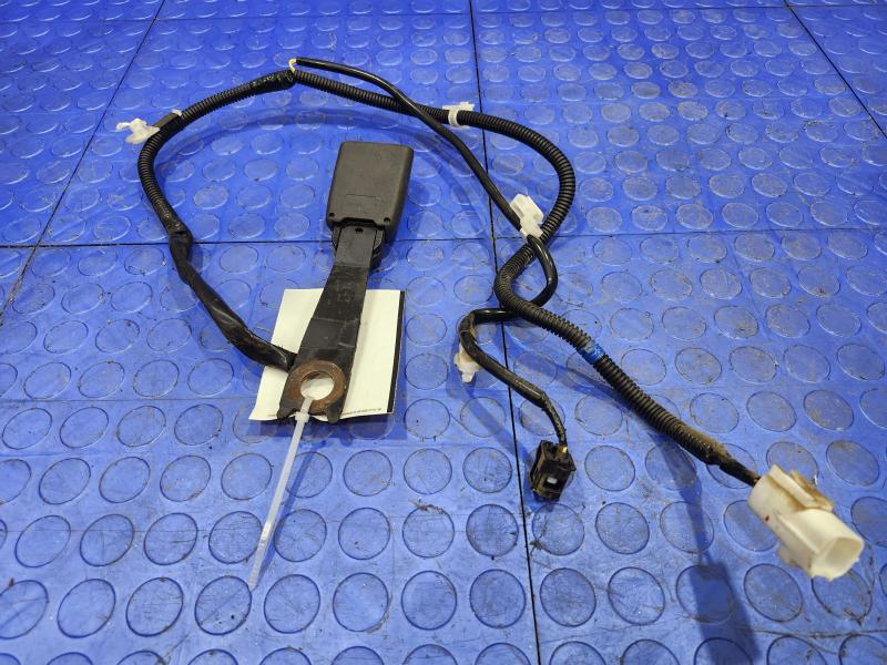 2011 Toyota Corolla Front Seat Belt