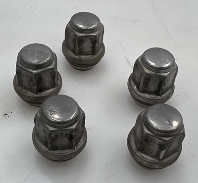 2013 Chrysler Town & Country Lug Nuts