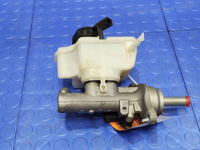 2015 Volkswagen Beetle Master Cylinder
