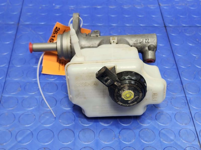 2015 Volkswagen Beetle Master Cylinder