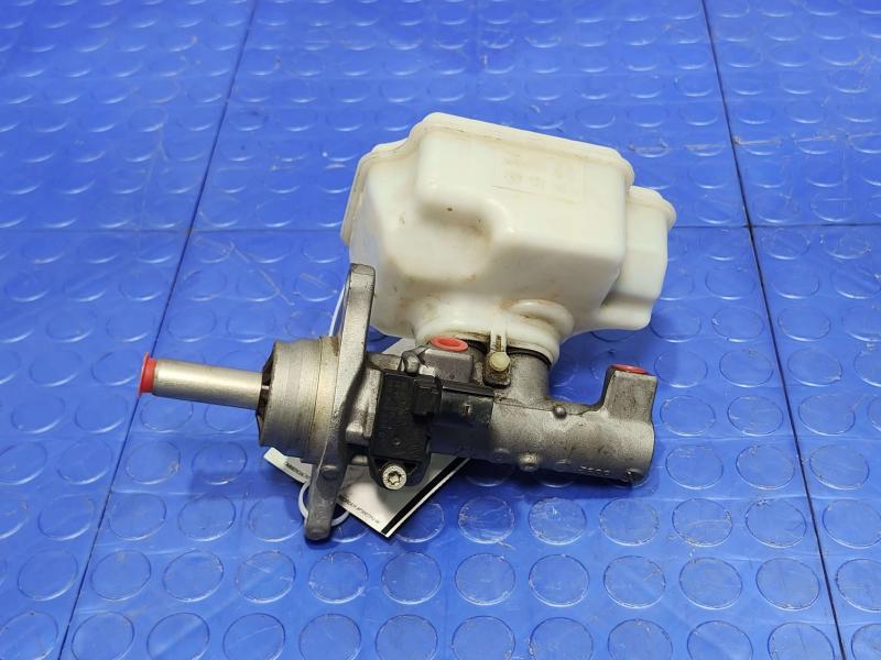 2015 Volkswagen Beetle Master Cylinder