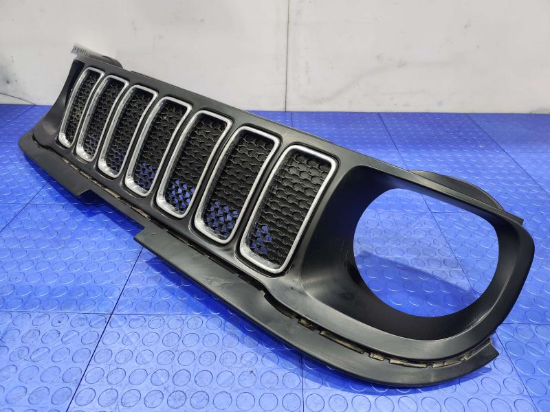 2020 Jeep Renegade Grille