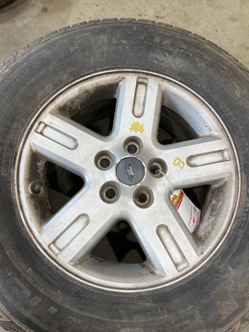 2007 Ford Escape Wheel