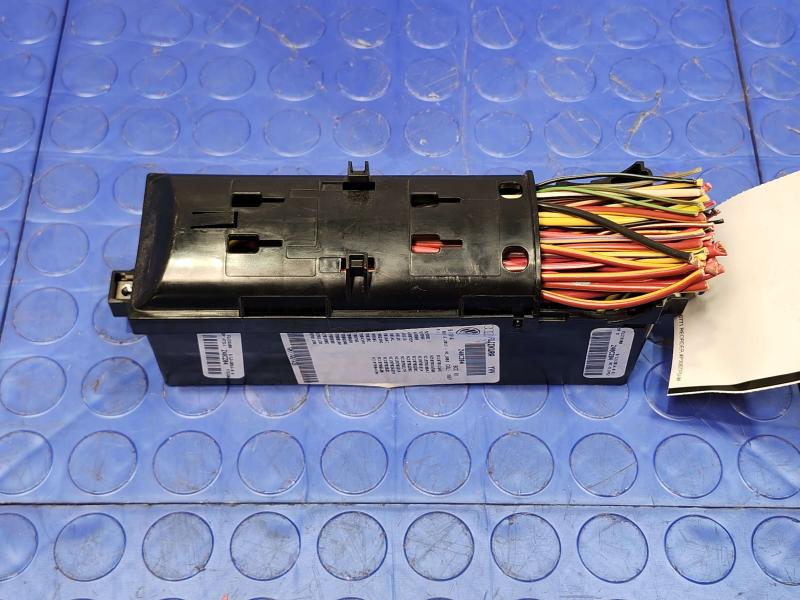 2015 Volkswagen Beetle Cabin Fuse Box Relay Junction Block Genuine OEM