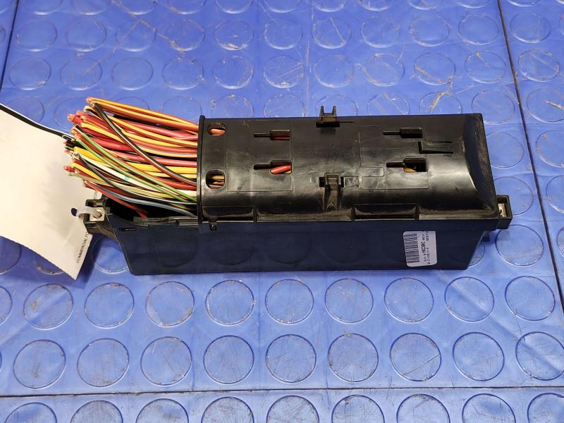 2015 Volkswagen Beetle Cabin Fuse Box Relay Junction Block Genuine OEM