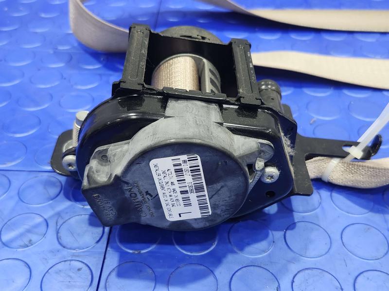 2011 Kia Sorento Front Seat Belt
