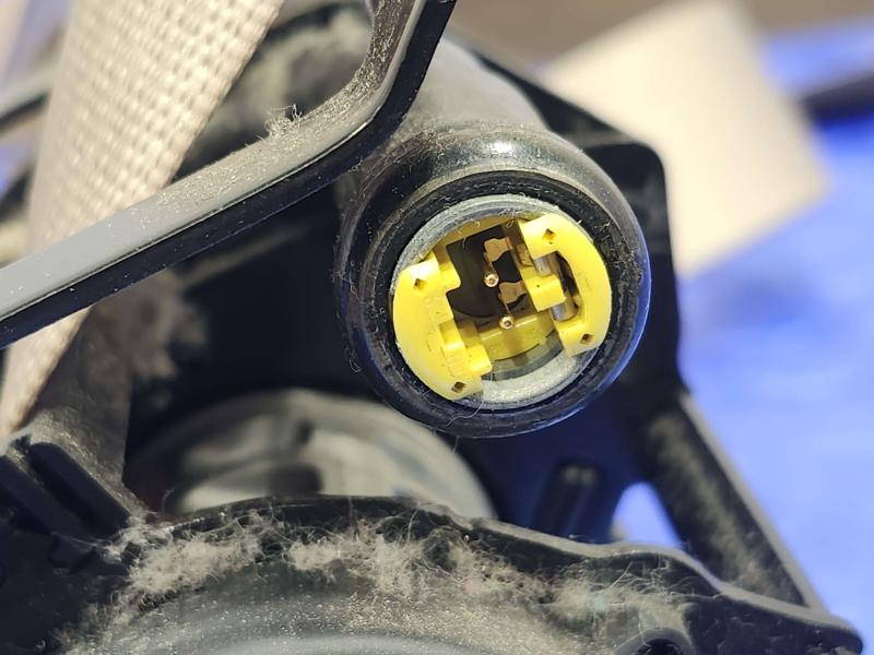2011 Kia Sorento Front Seat Belt