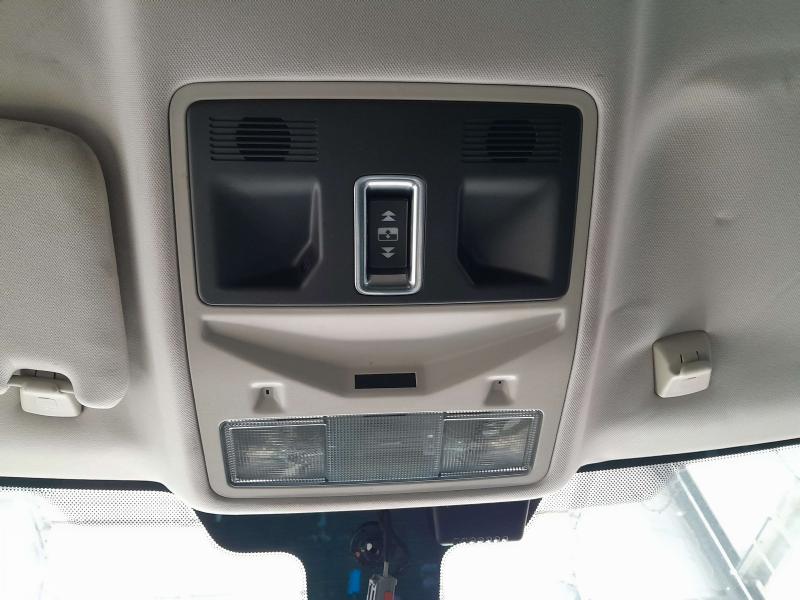 2012 Land Rover Evoque Front Console