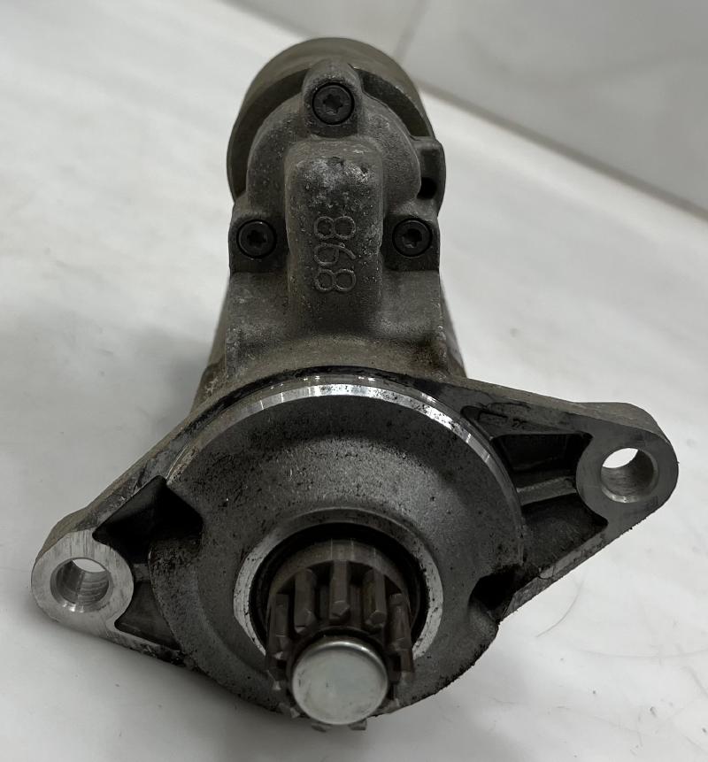 2013 Volkswagen Passat Starter Motor