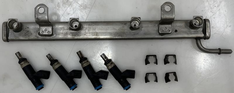 2007 - 2017 Jeep Patriot 2.0L 2.4L Fuel Rail with Injectors - 4 OEM 04891577AB