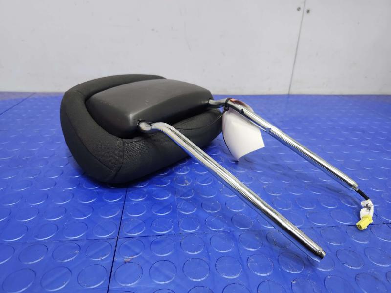 2012 Jeep Liberty Headrest