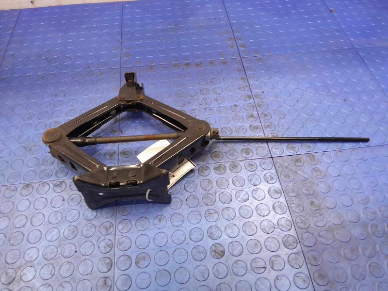 2013 Ford Fusion OEM Spare Tire Tools Jack Kit Assembly with Tray DS7Z17080A