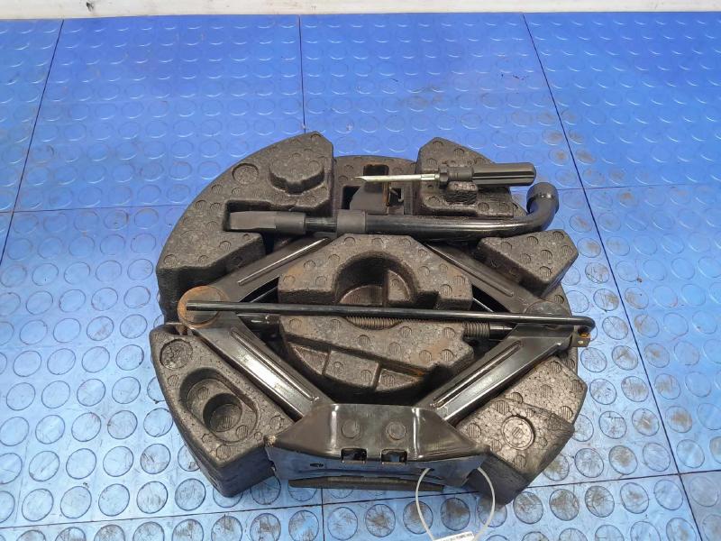 2013 Ford Fusion OEM Spare Tire Tools Jack Kit Assembly with Tray DS7Z17080A