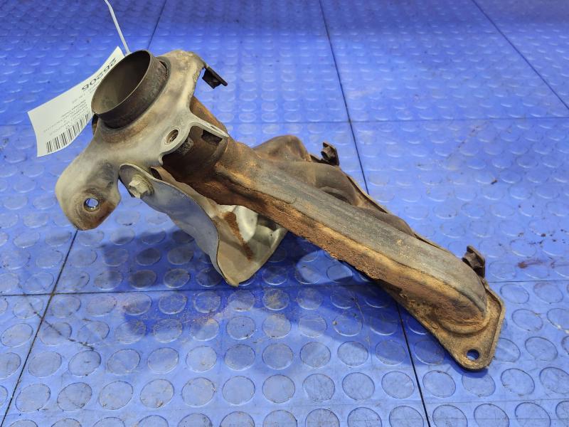 2011 Toyota Corolla Exhaust Manifold