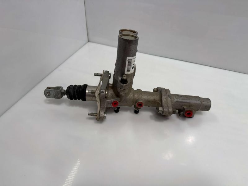 2013 Hyundai Sonata Master Cylinder