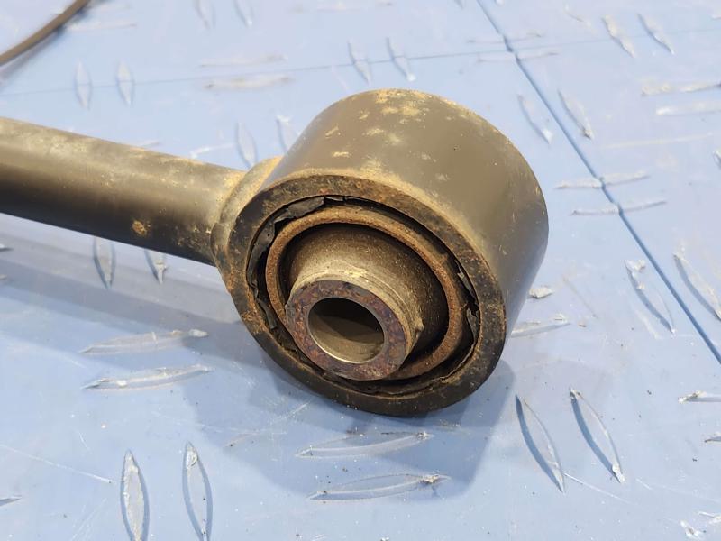 2020 Toyota RAV4 Lower Control Arm Rr