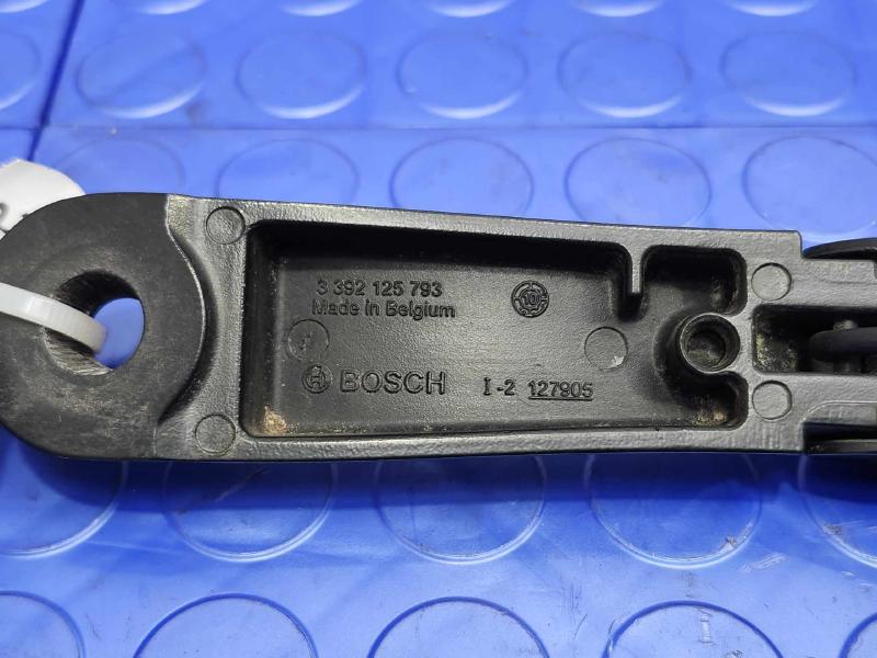 2011 Volkswagen Touareg Wiper Arm
