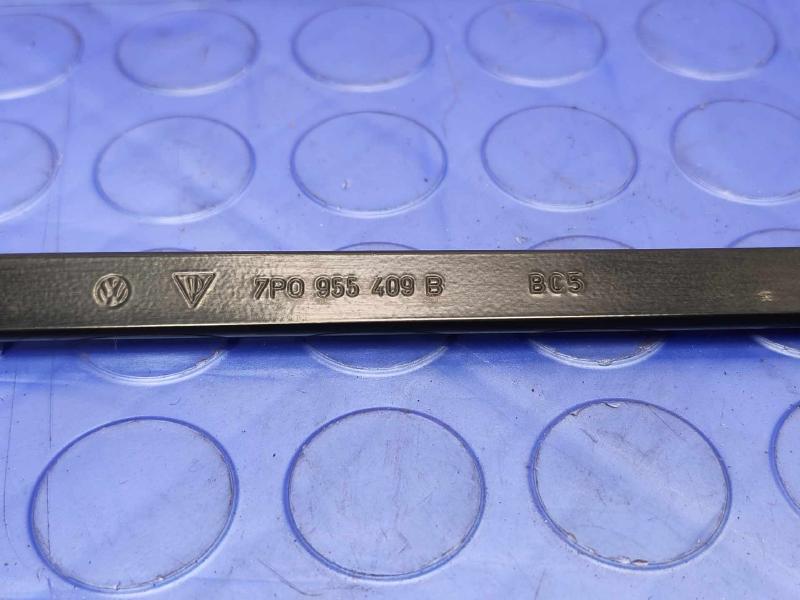 2011 Volkswagen Touareg Wiper Arm