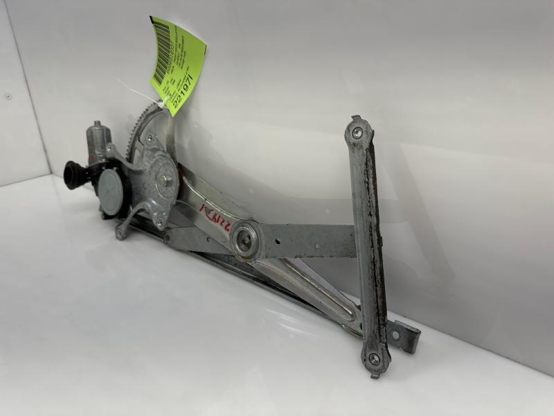1999 Honda CR-V Front Door Regulator