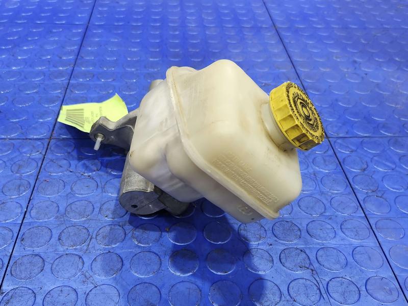 2013 Chrysler 300 Master Cylinder