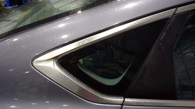 2015 Genesis Genesis Quarter Glass/Window