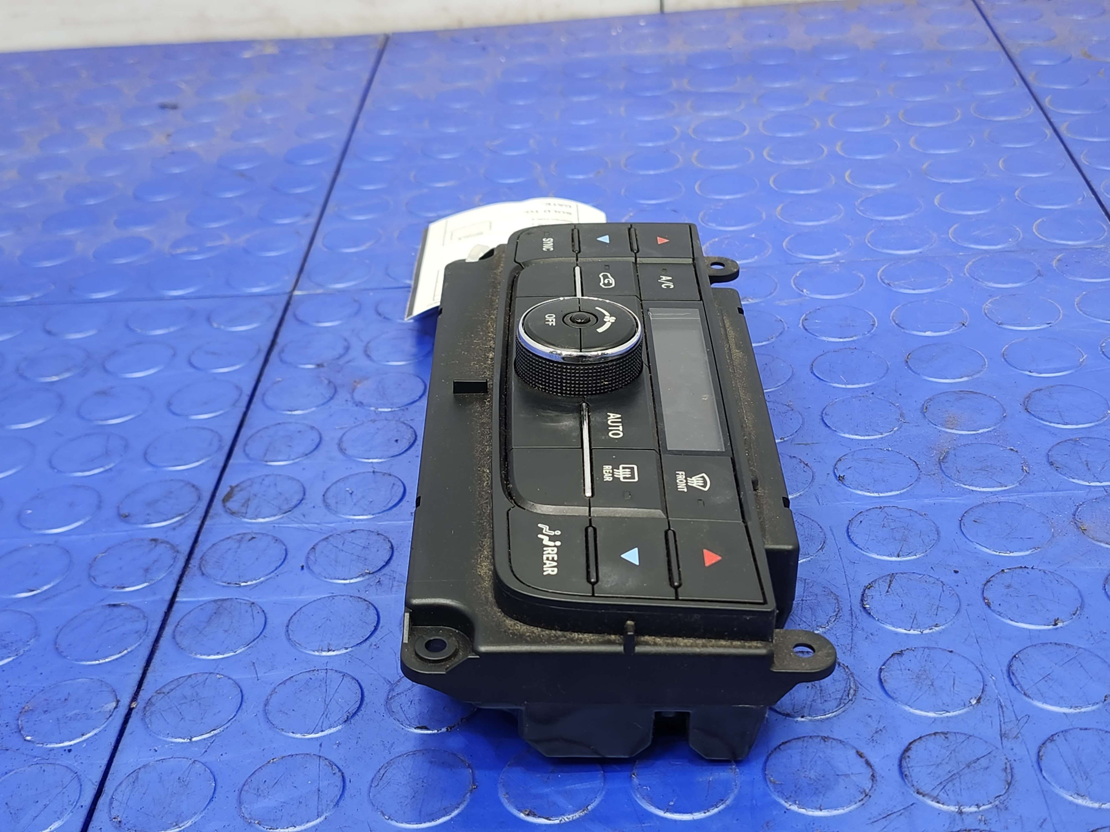 2013 Dodge Durango Heater A/C Control