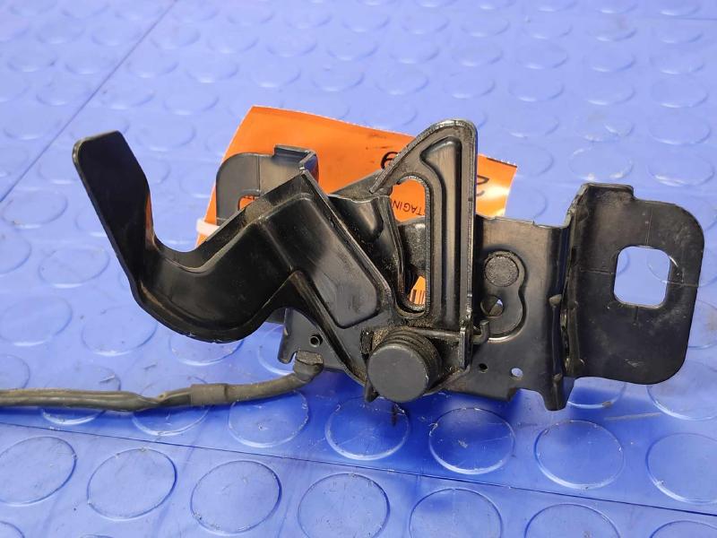 2014 Chevrolet Silverado 1500 Hood Latch