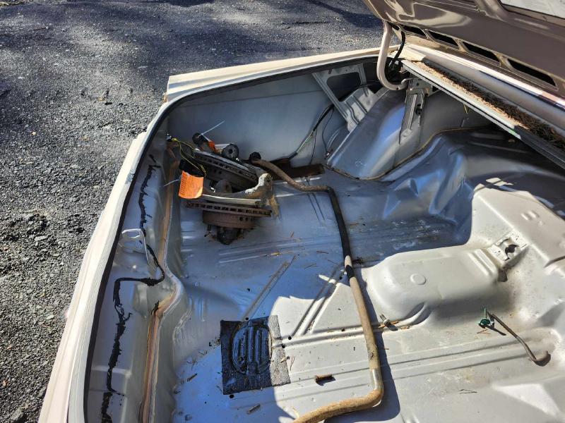 1984 Oldsmobile Ninety-Eight Center Pillar