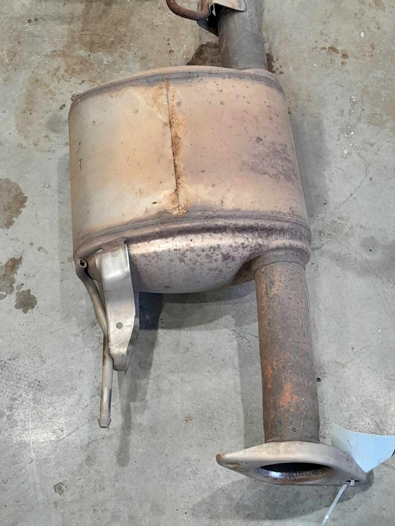 2015 Nissan Pathfinder Muffler