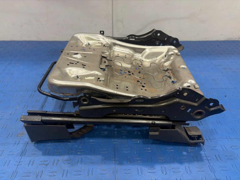 2012 Jeep Compass Seat Track