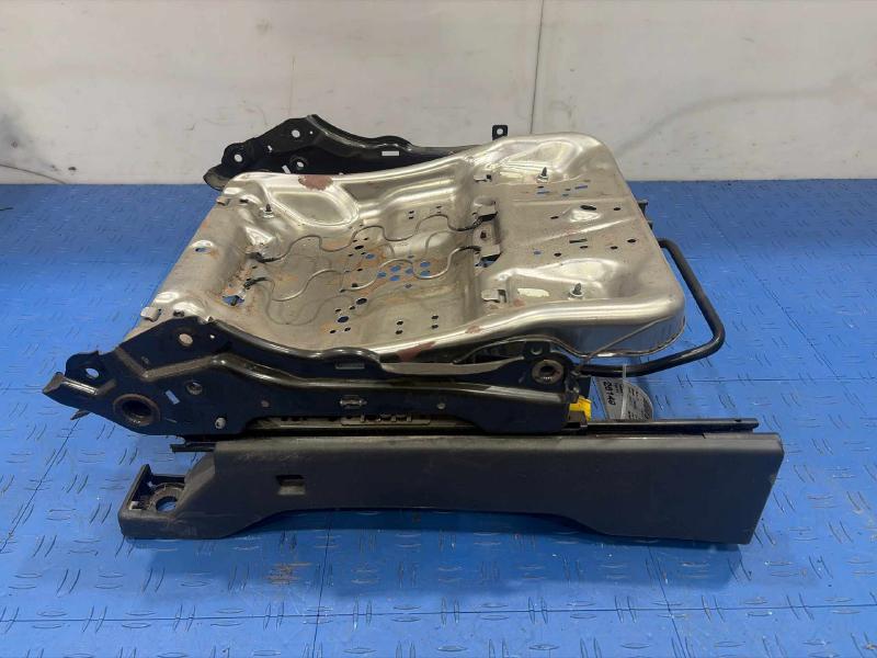 2012 Jeep Compass Seat Track