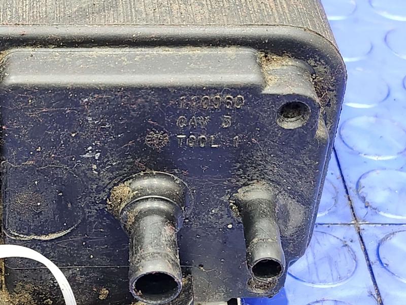 1998-2002 Dodge Dakota Fuel Vapor Charcoal Canister Assembly OEM 53030838