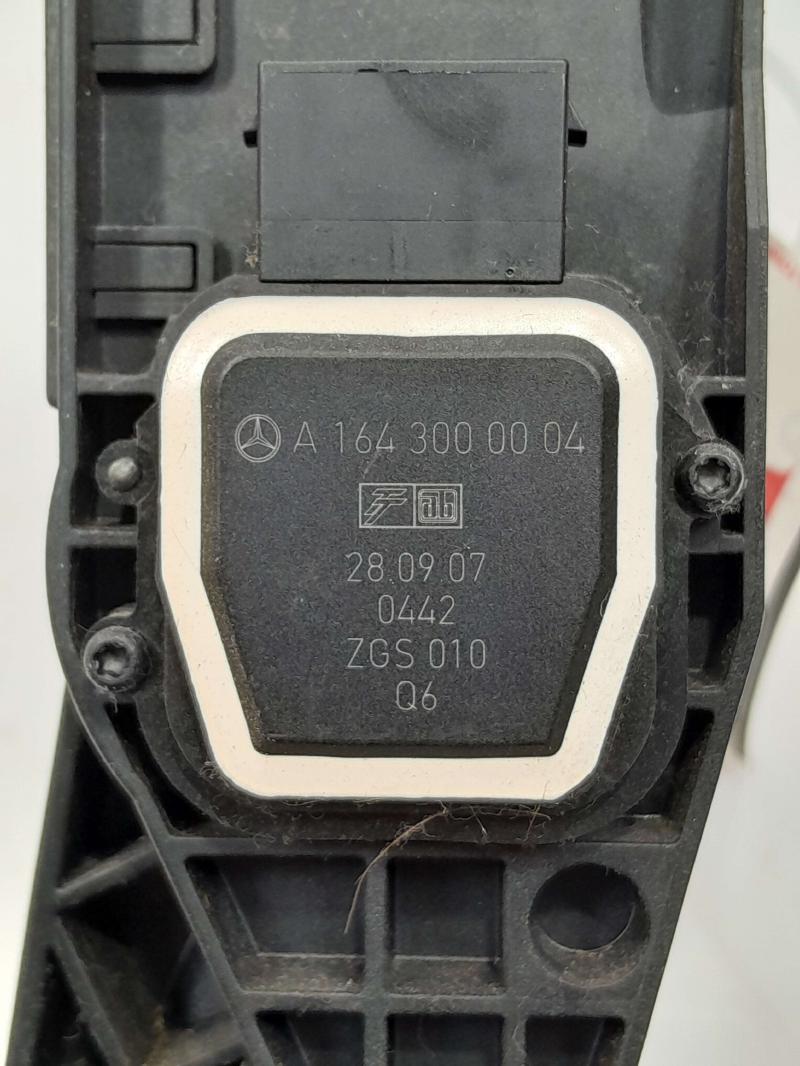 2008 Mercedes ML-Class Pedal Assembly
