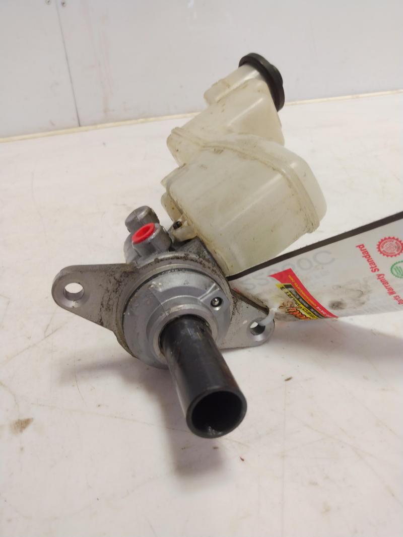 2007 - 2011 Toyota Camry Brake Master Cylinder OEM 4720106430