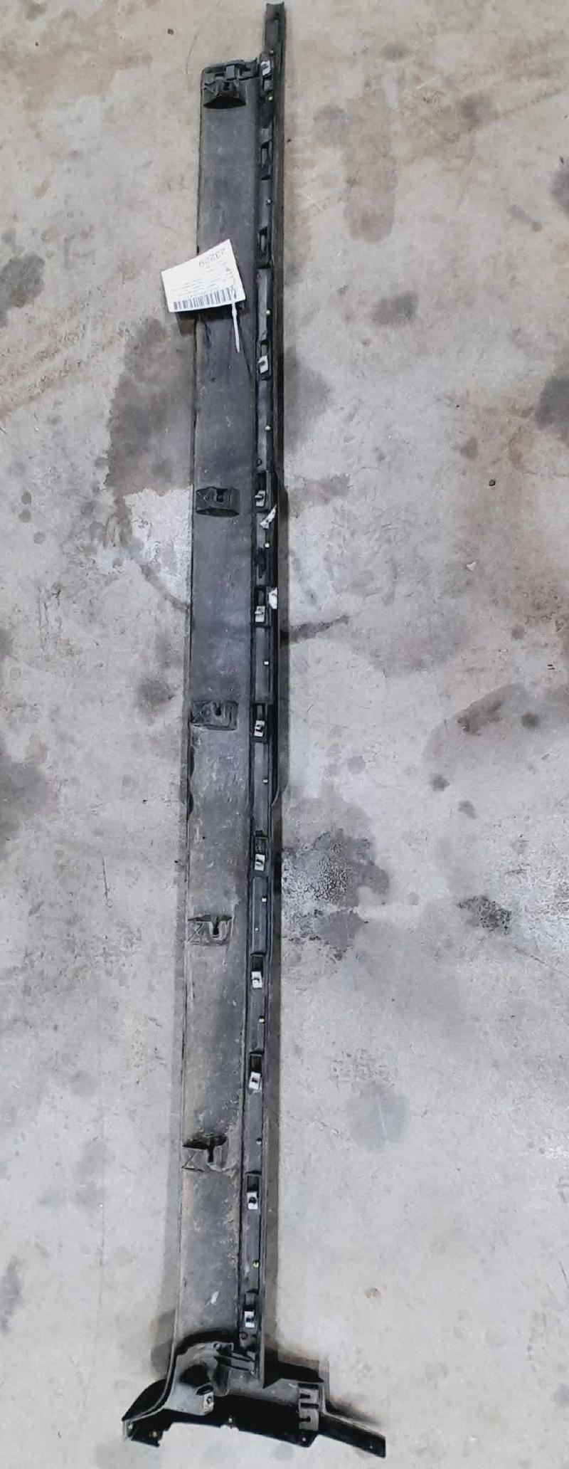 2013 Chevrolet Traverse Rocker Moulding
