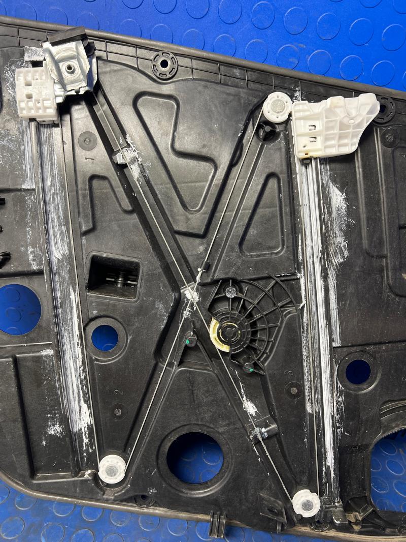 2018 Kia Soul Front Door Regulator